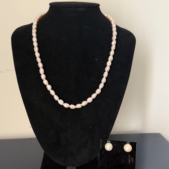 Real Pearl String Necklace with Pearl Studs - Pale Pink - Picture 1 of 2